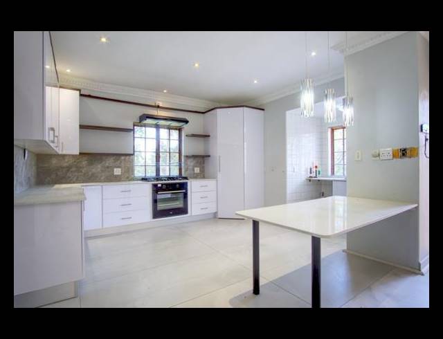 3 BEDROOM PROPERTY TO RENT IN PARKTOWN